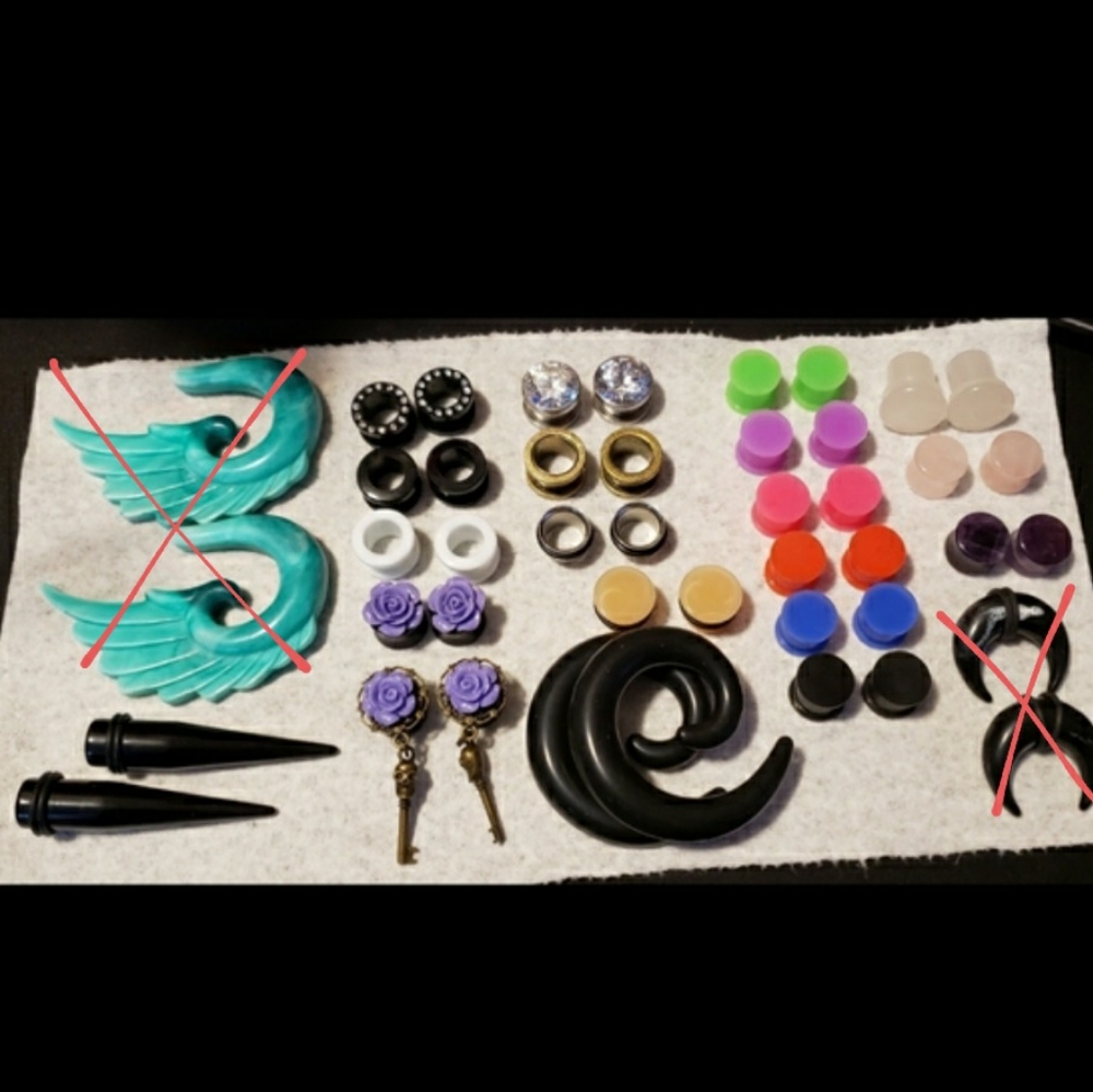 Large Bundle of 7/16 Plugs/Gauges